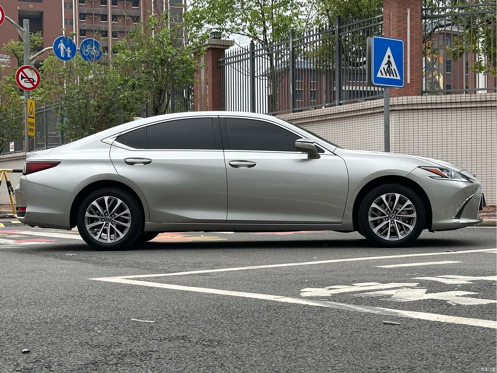 Lexus ES, 2024 8