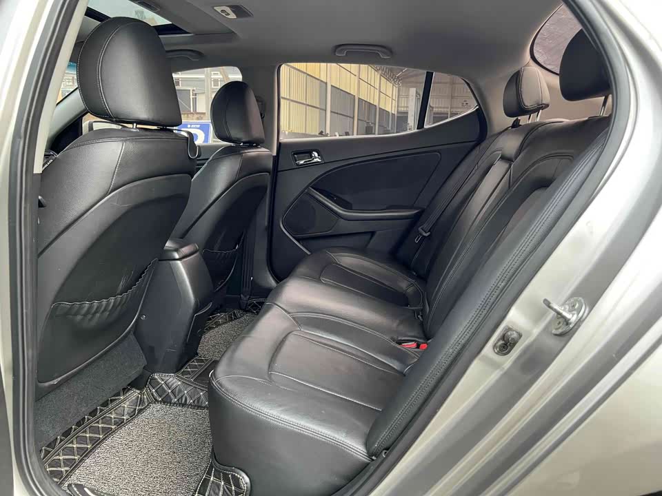 Kia K5 Kia K5
