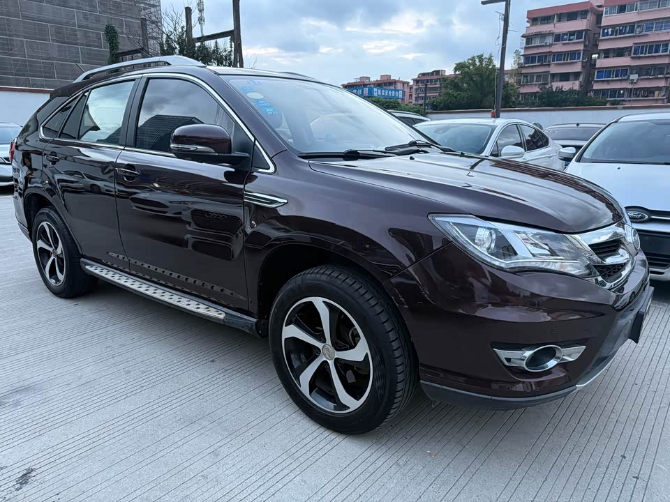 BYD S7