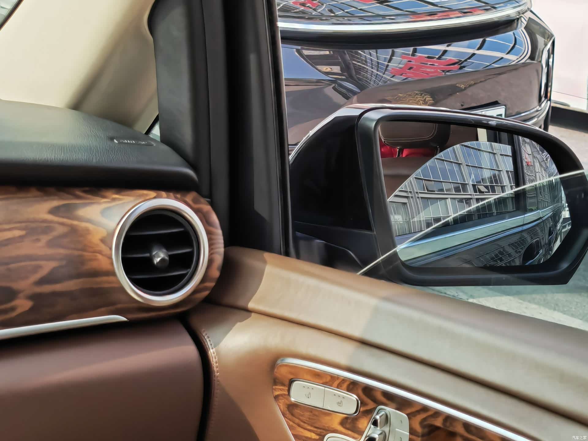 Mercedes-Benz V-Class, 2019 16