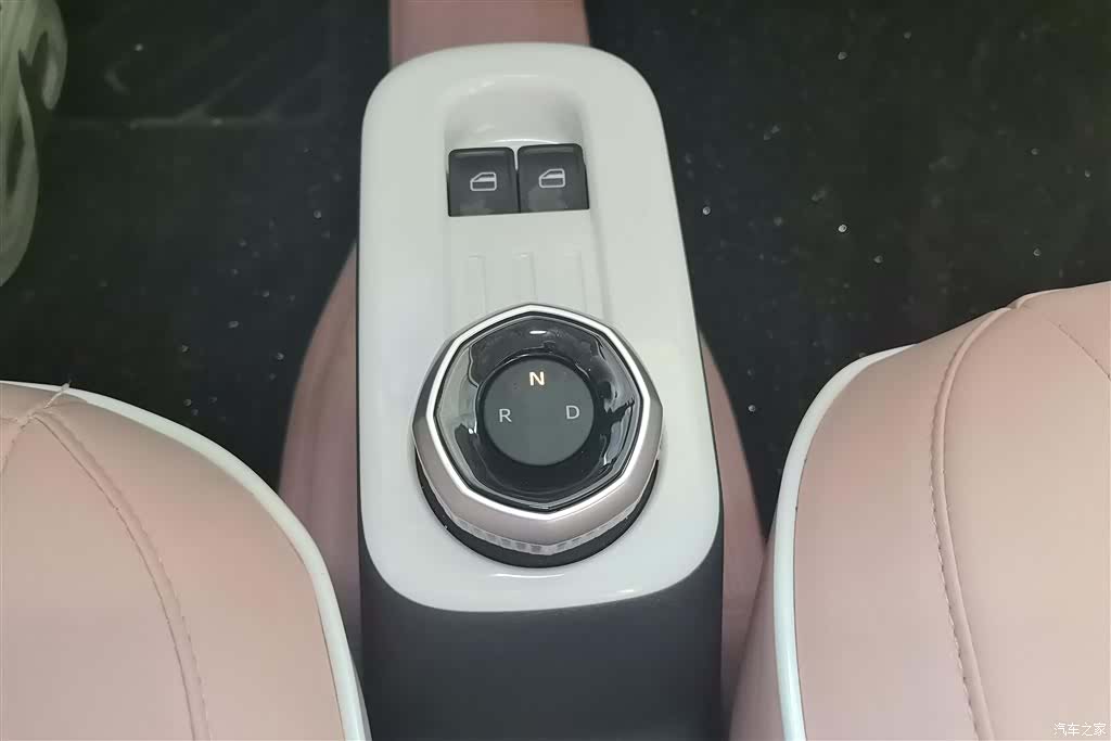 Geely Panda, 2025 16