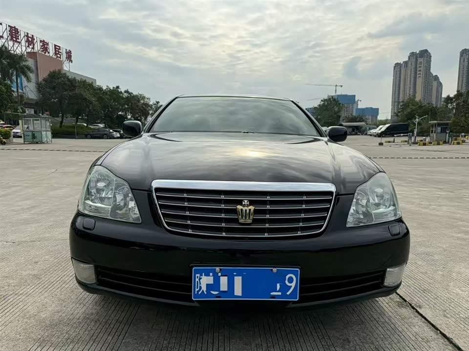 Toyota crown