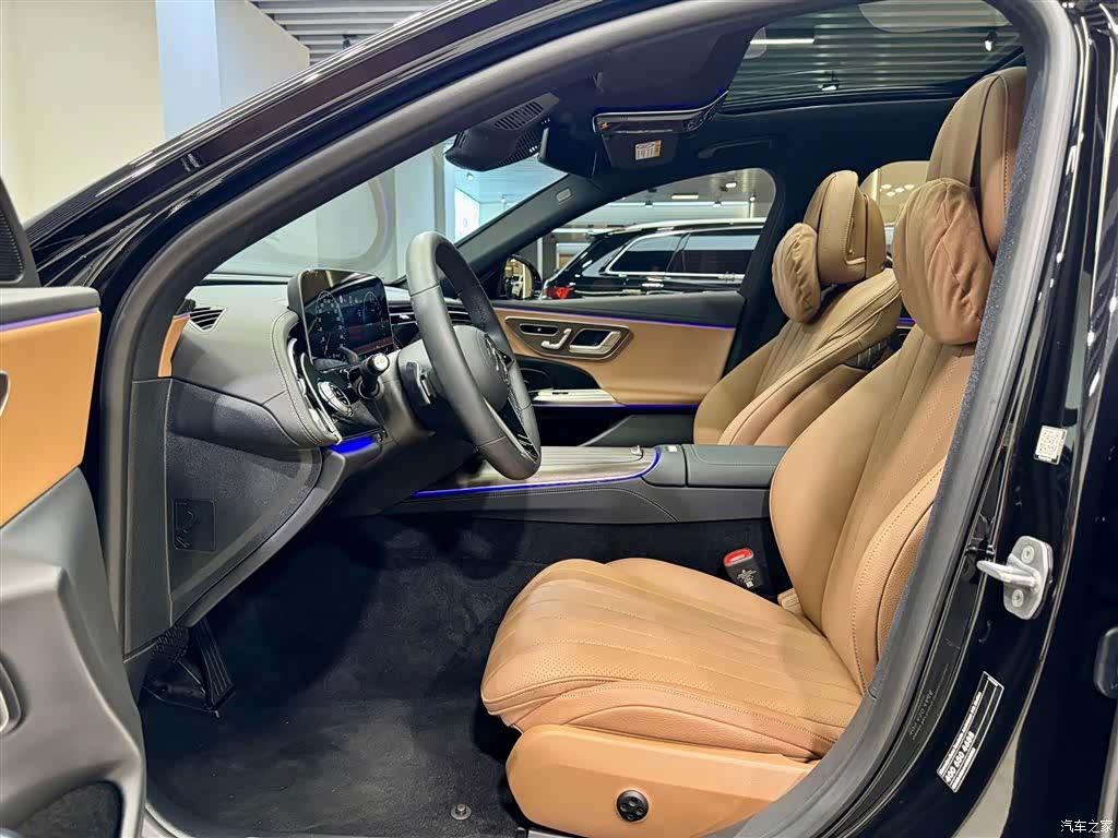 Mercedes-Benz E-Class, 2024 18