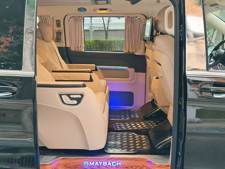 Mercedes-Benz V-class