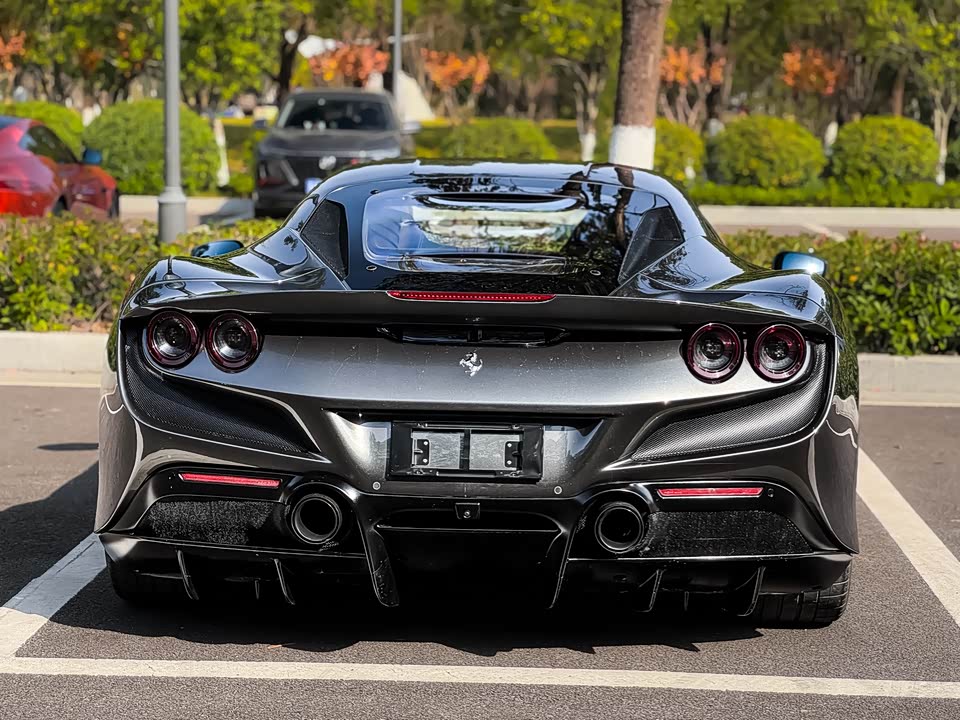 Ferrari F8