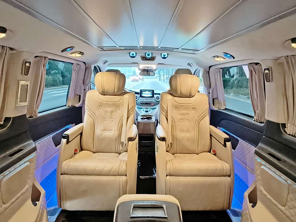 Mercedes-Benz V-class