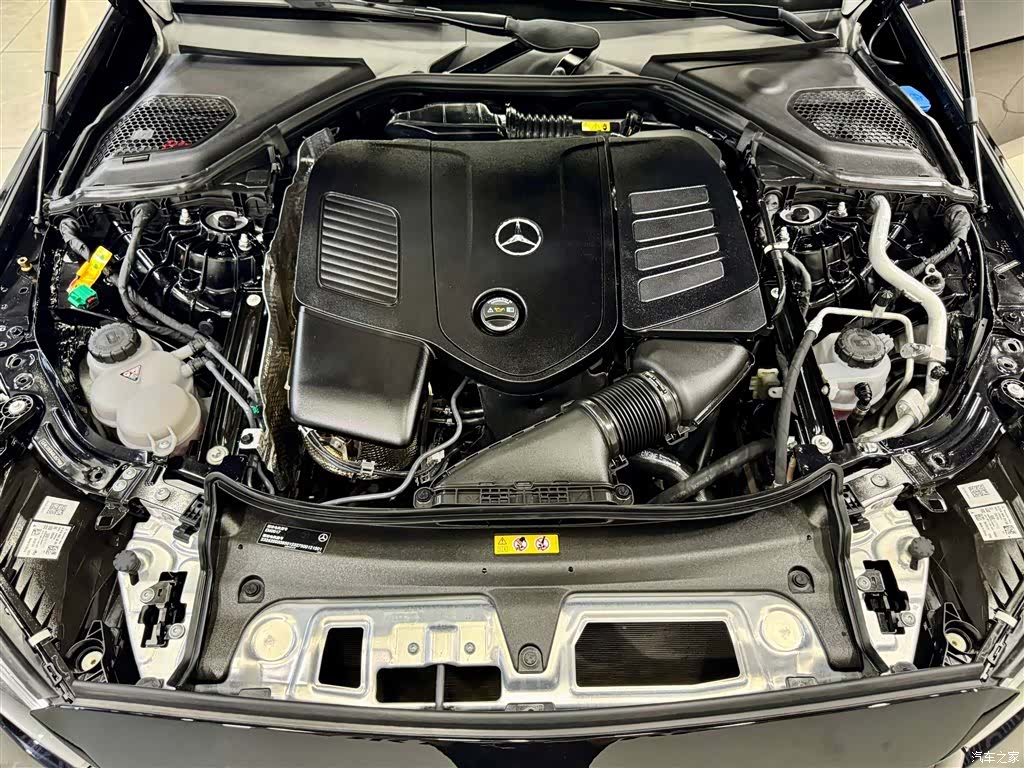 Mercedes-Benz E-Class, 2024 11