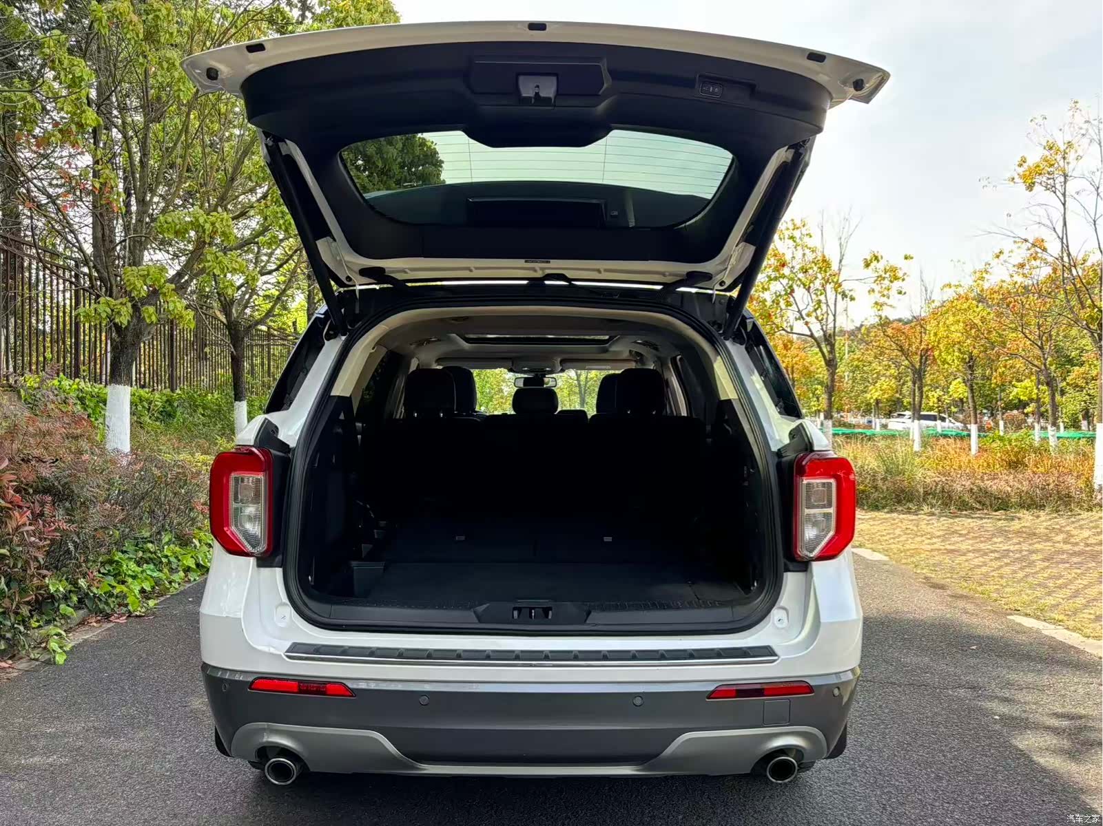 Ford Explorer, 2022 28