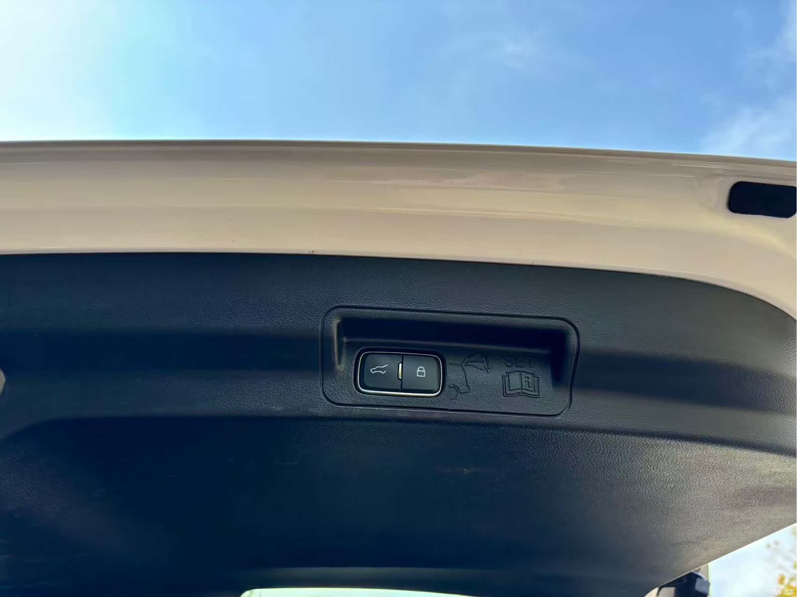 Ford Explorer, 2022 31