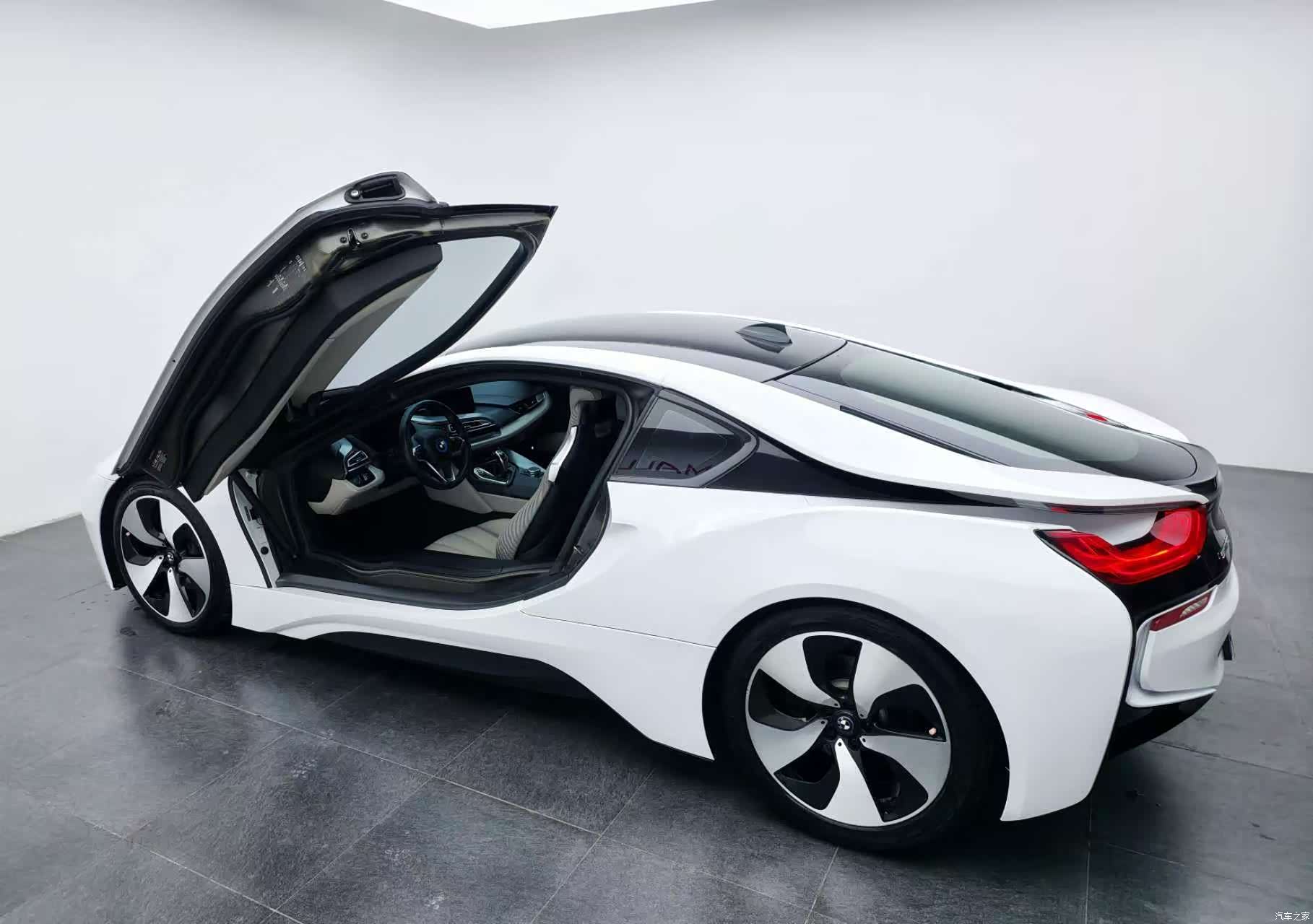 BMW i8, 2017 35