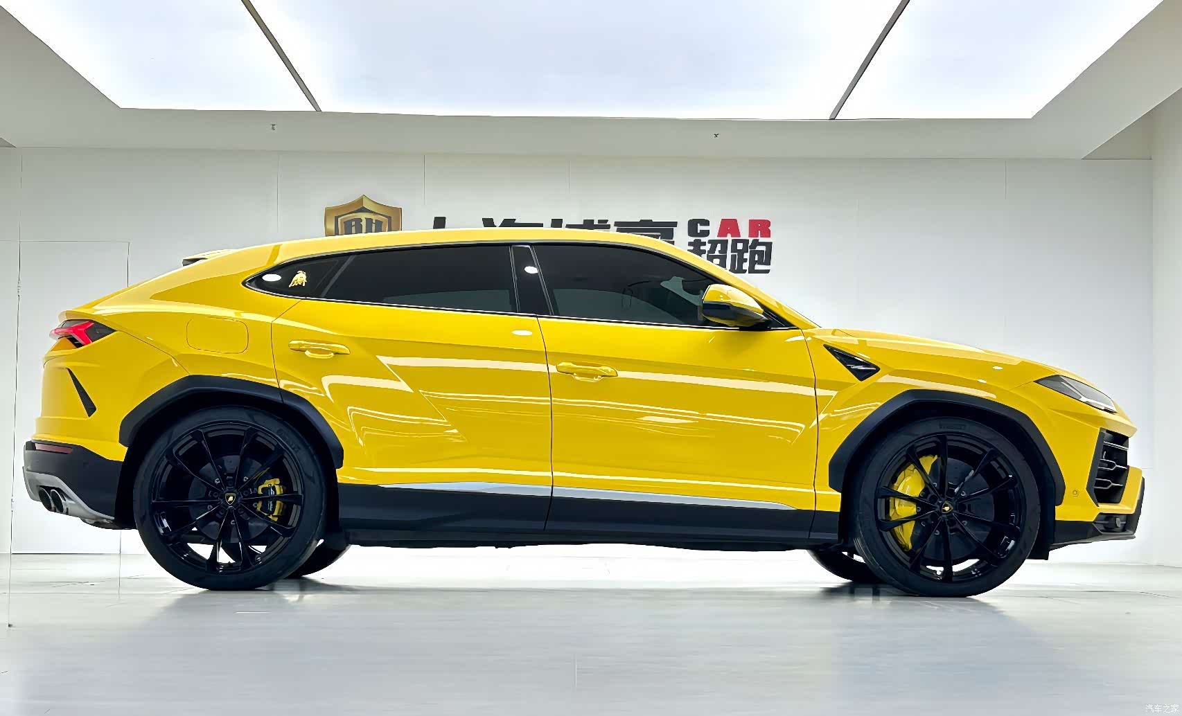 Lamborghini Urus, 2019 4
