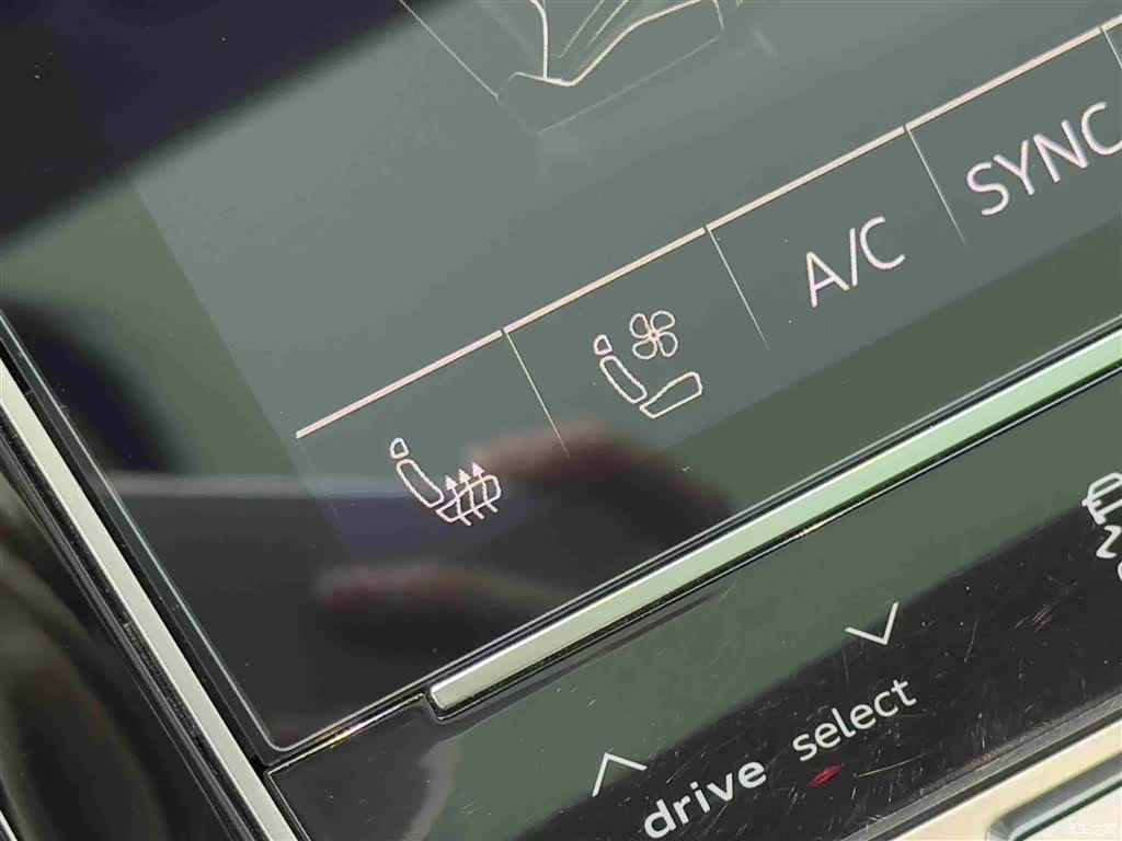 Audi Q7, 2024 14