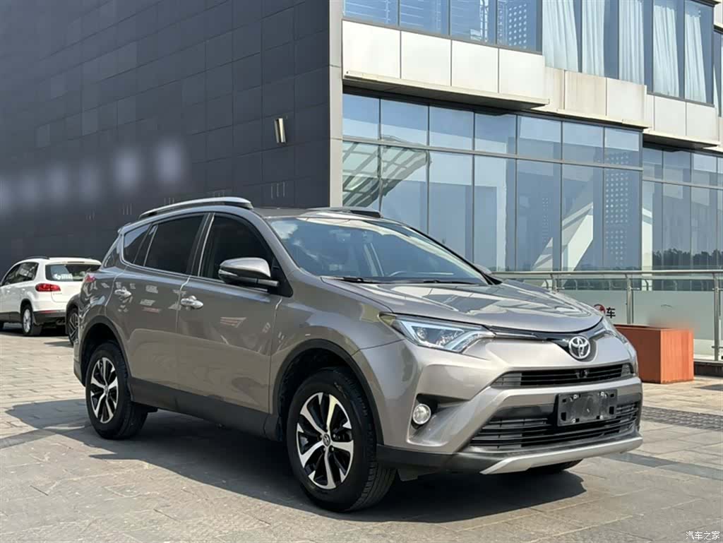 Toyota RAV4, 2018 13