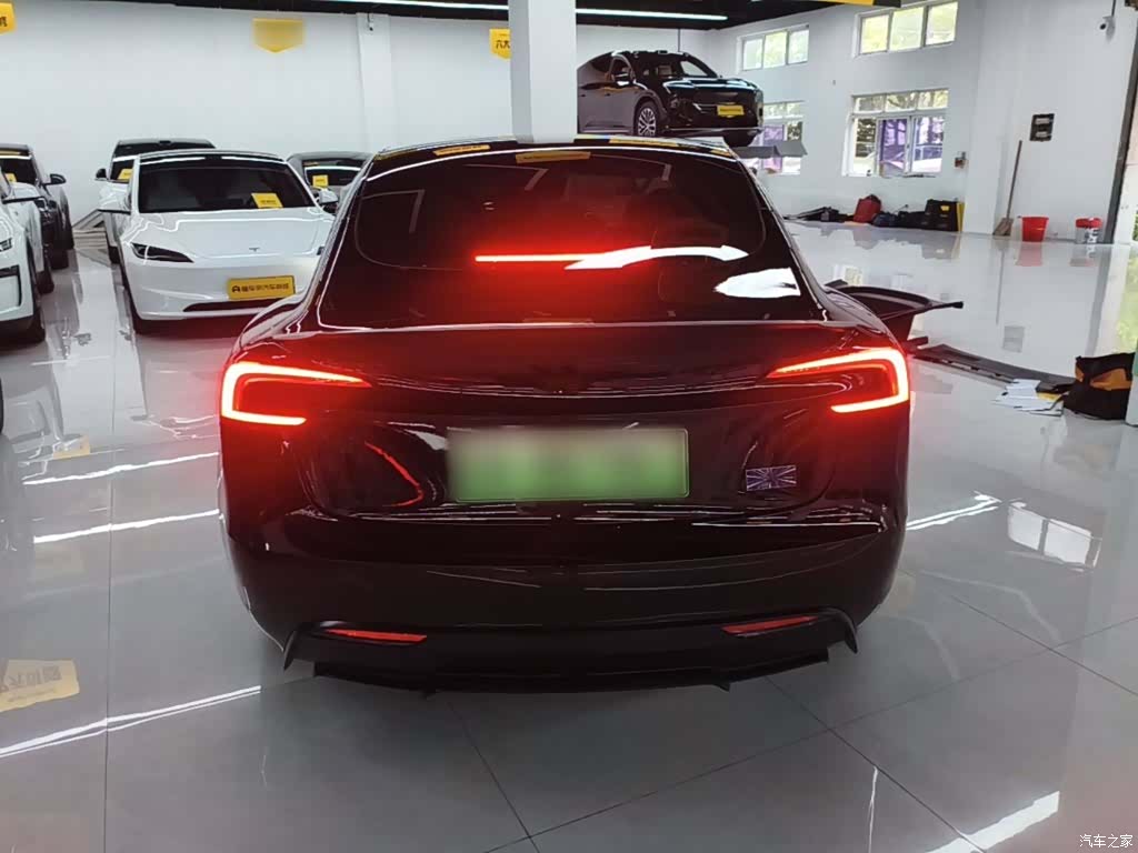 Tesla Model 3, 2026 4