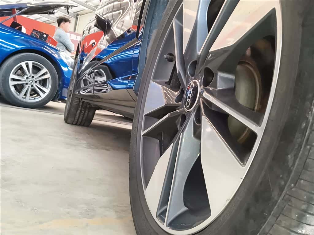 Audi Q2L, 2022 22