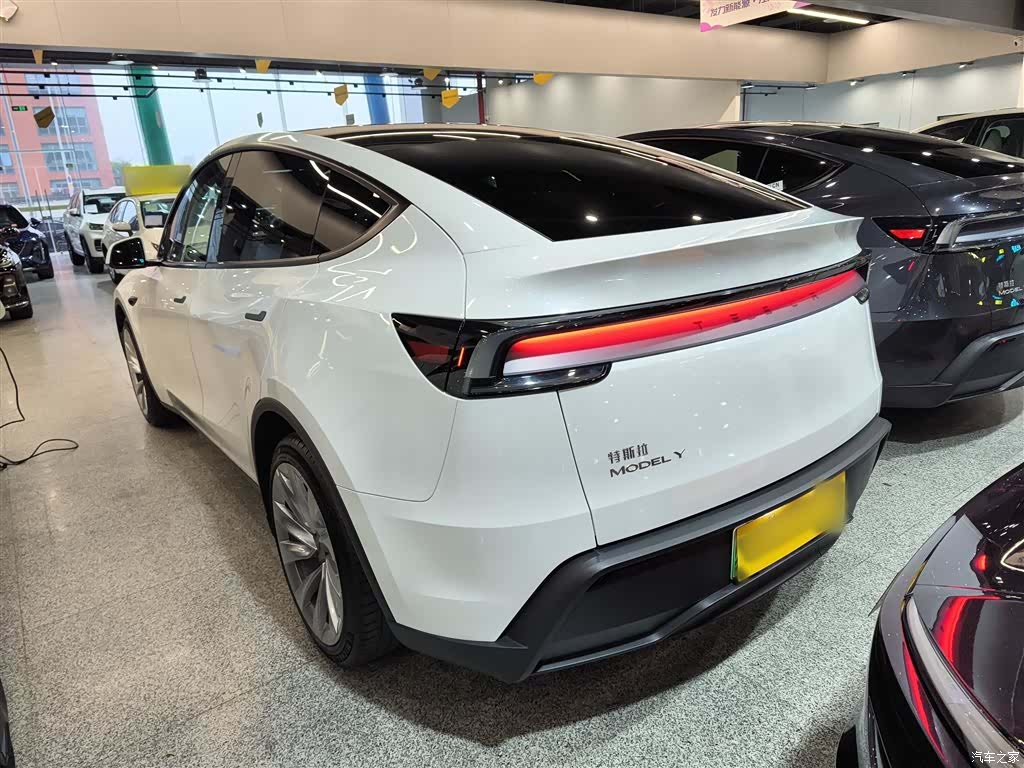 Tesla Model Y, 2025 23