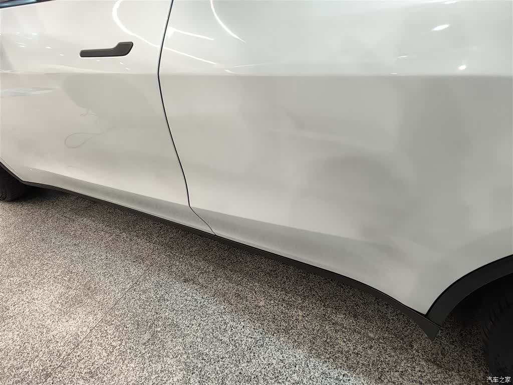 Tesla Model Y, 2025 21