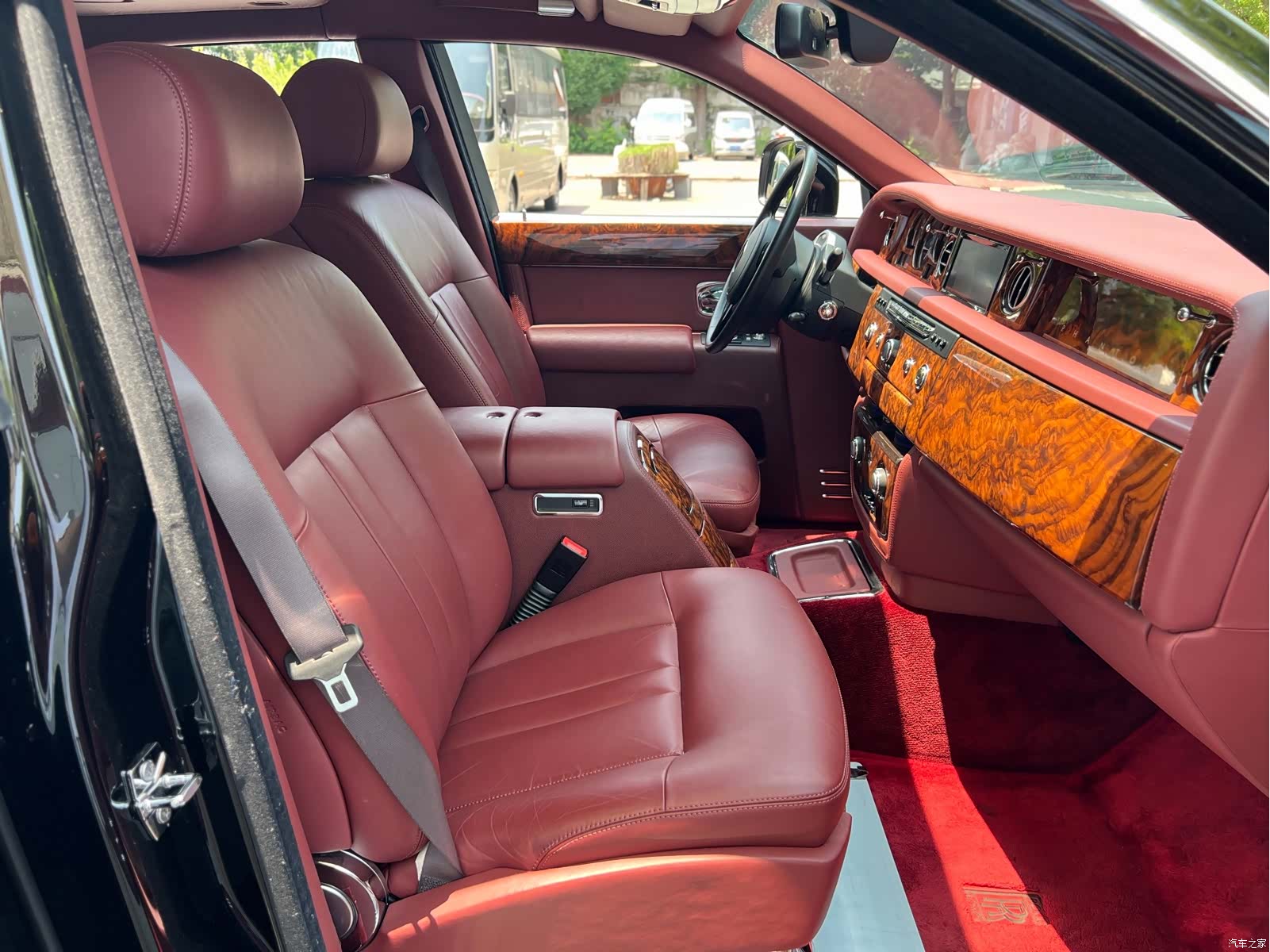 Rolls-Royce Phantom, 2015 12