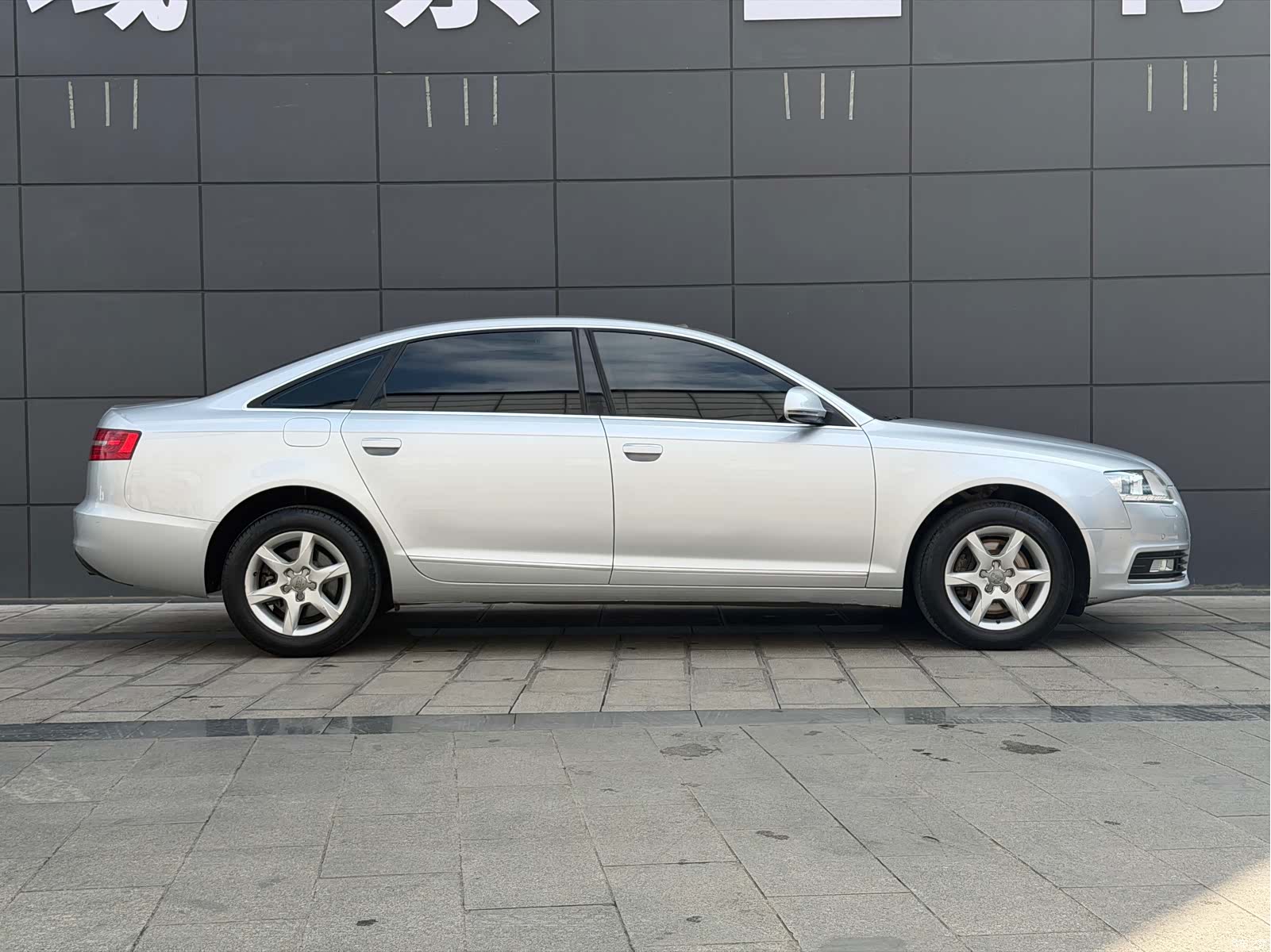 Audi A6L, 2012 4