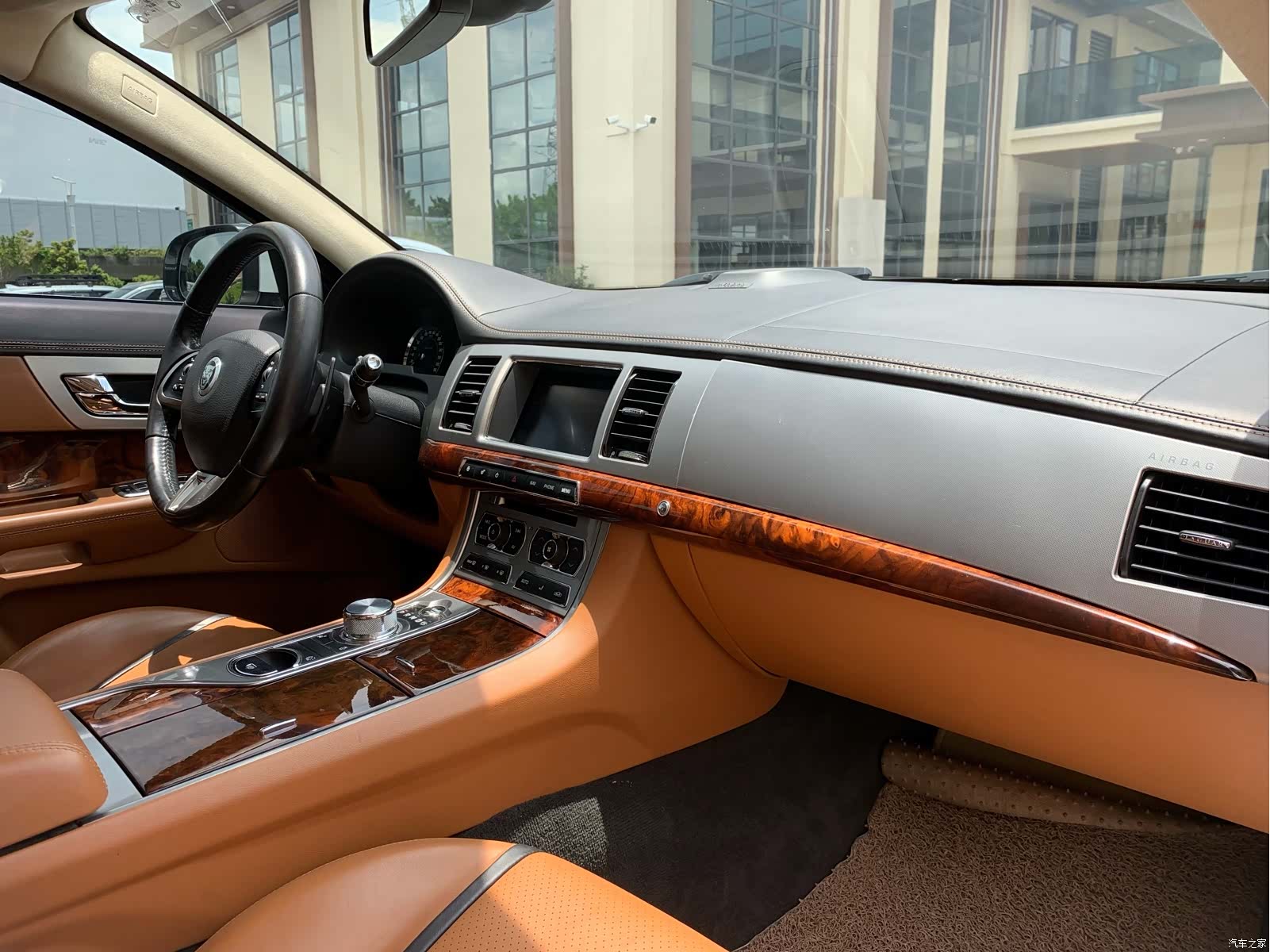 Jaguar XF, 2013 32