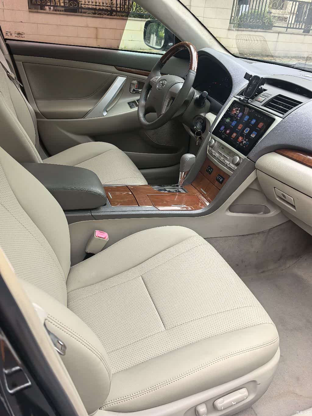 Toyota Camry, 2015 16
