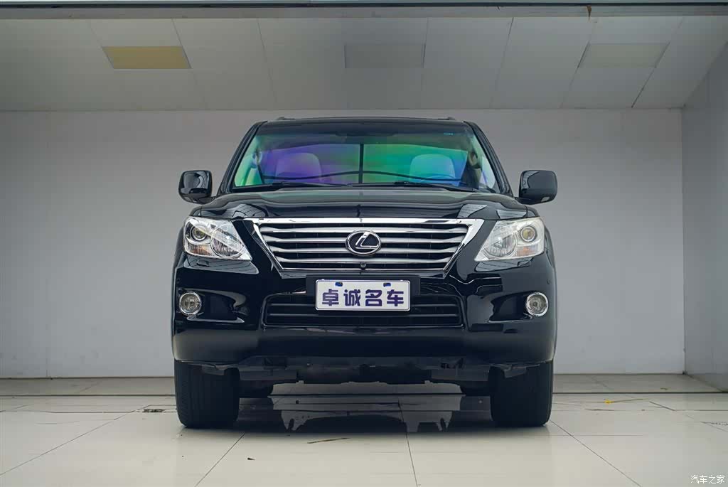 Lexus LX, 2011 2
