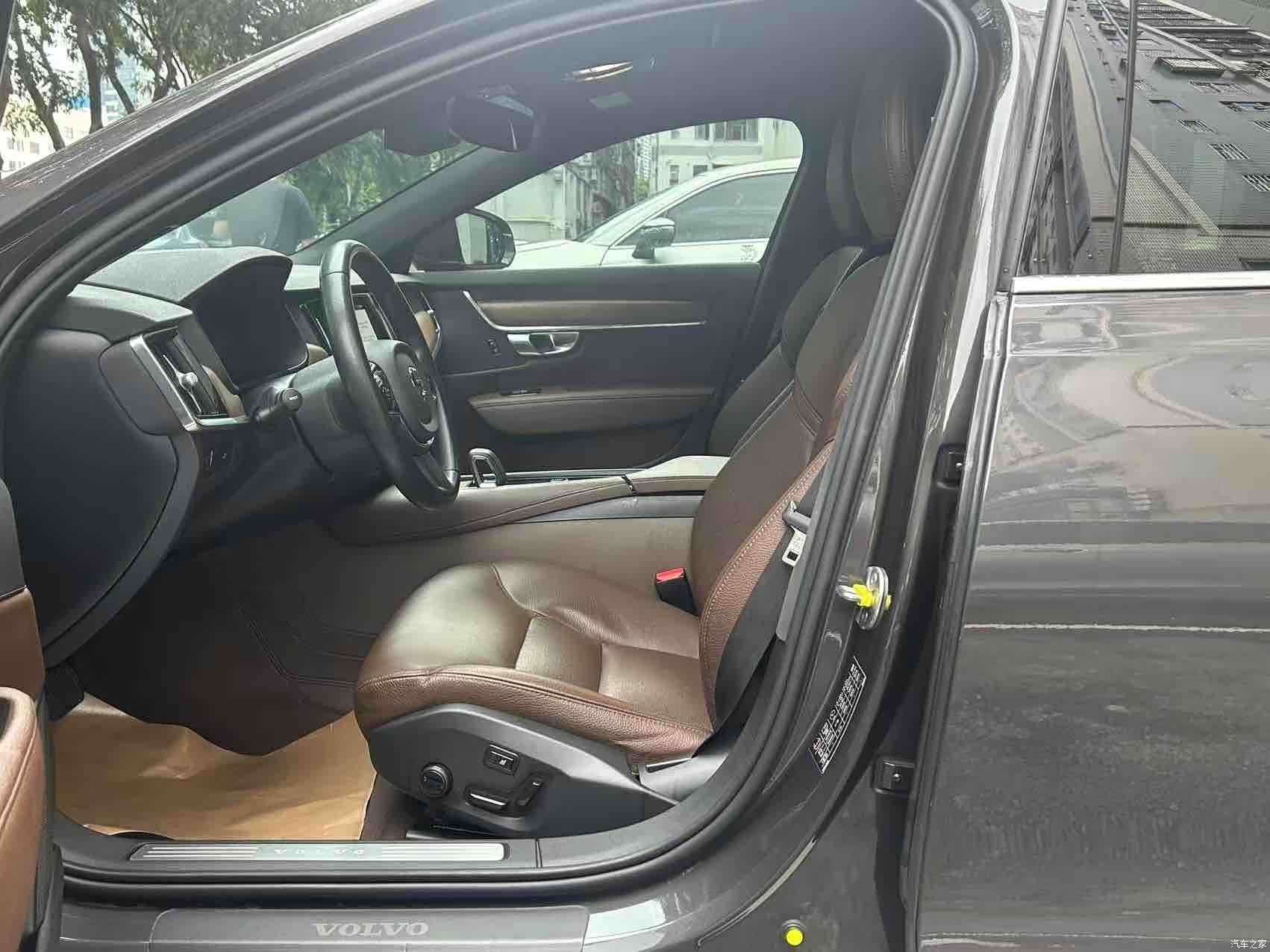 Volvo S90, 2022 3