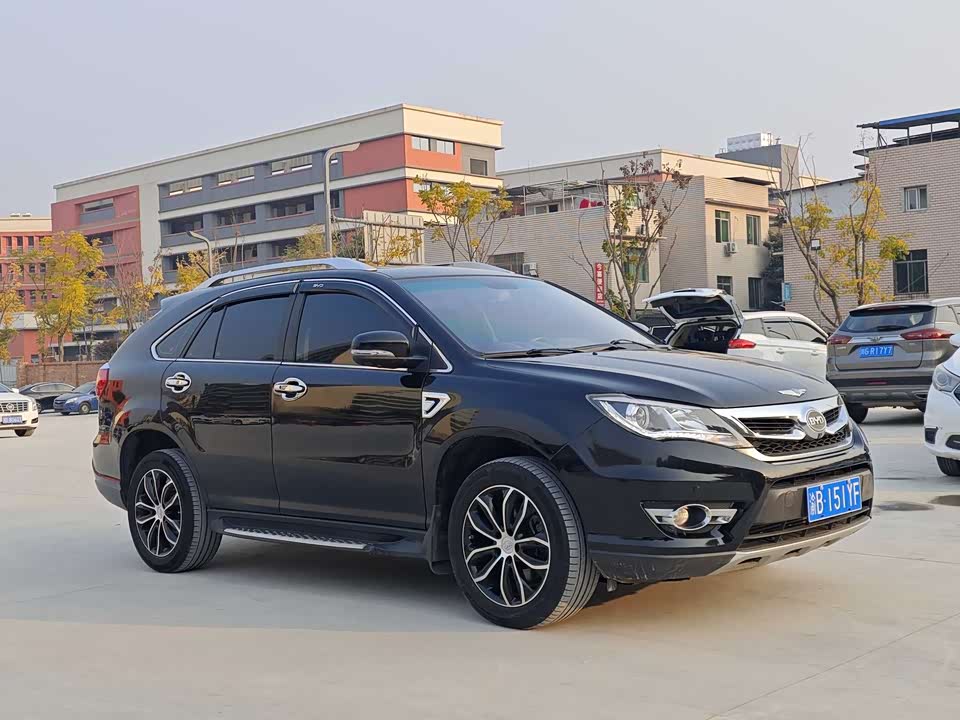 BYD S7