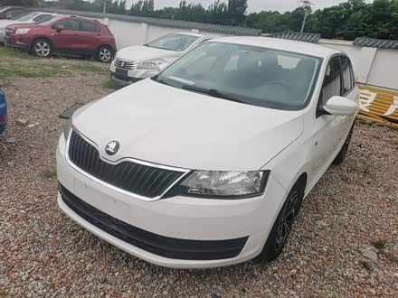 Skoda Rapid Spaceback 2014