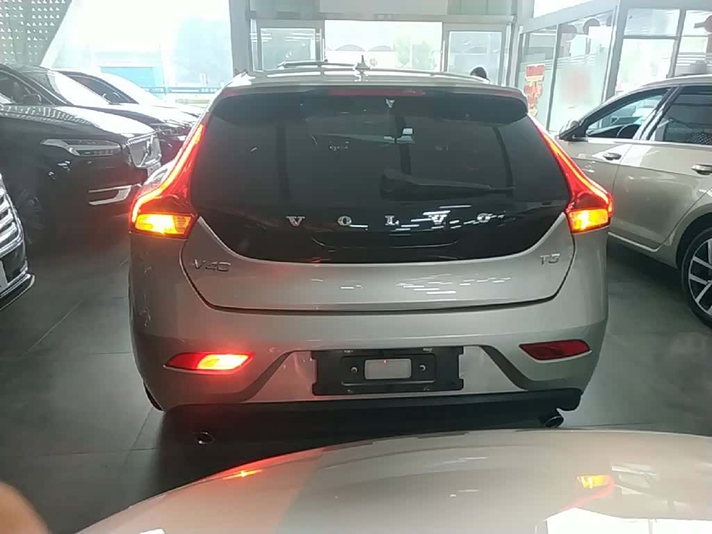 Volvo V40, 2018 6