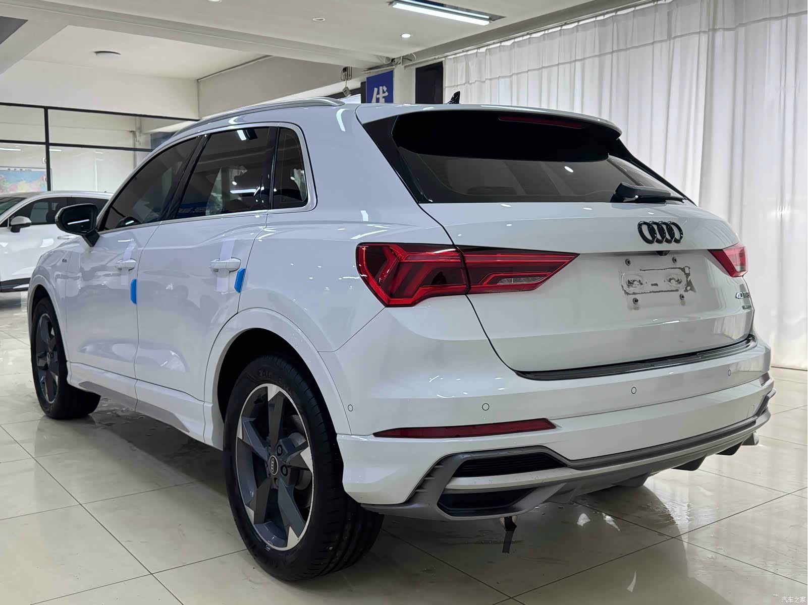 Audi Q3, 2021 4