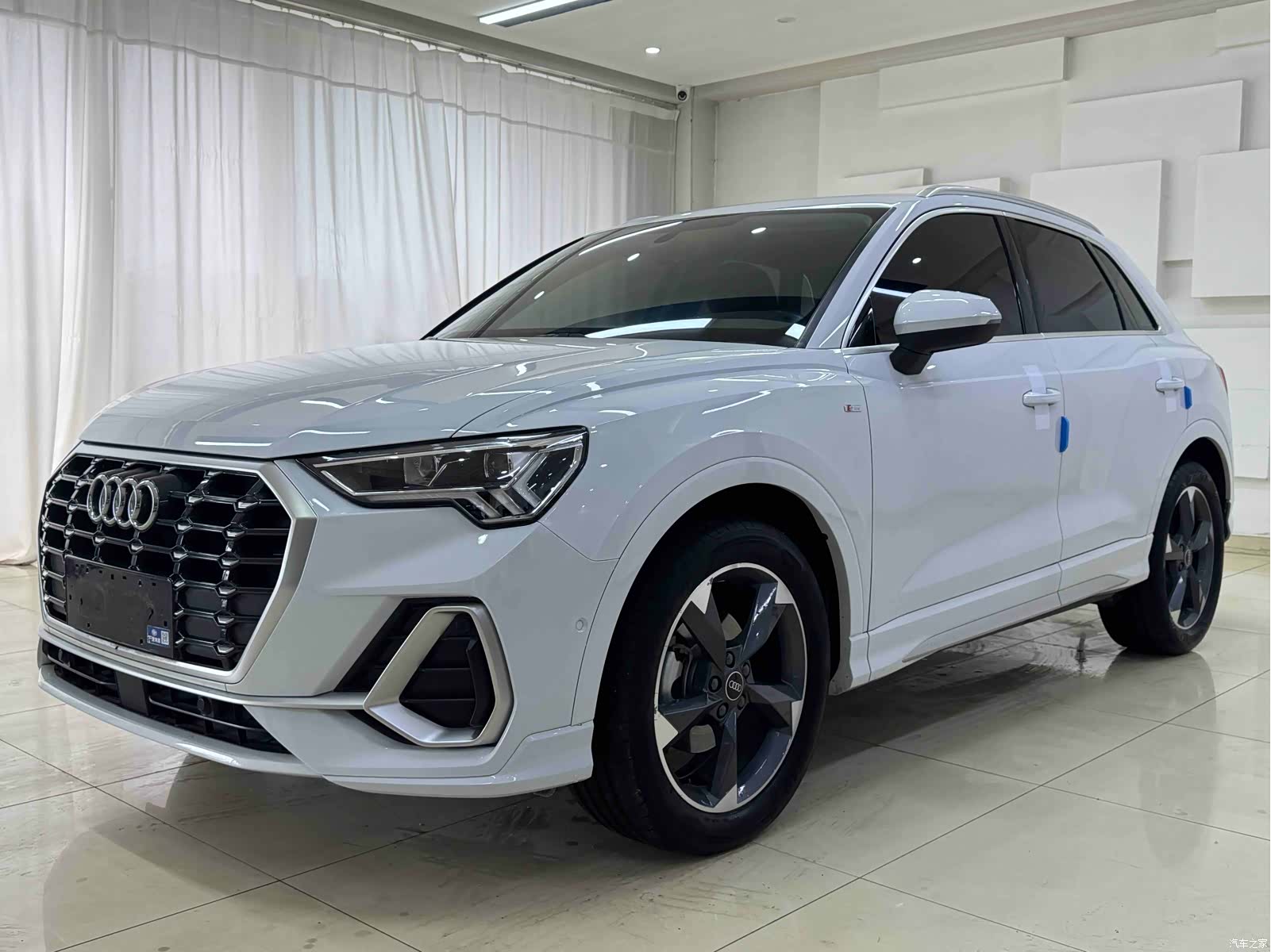 Audi Q3, 2021 1