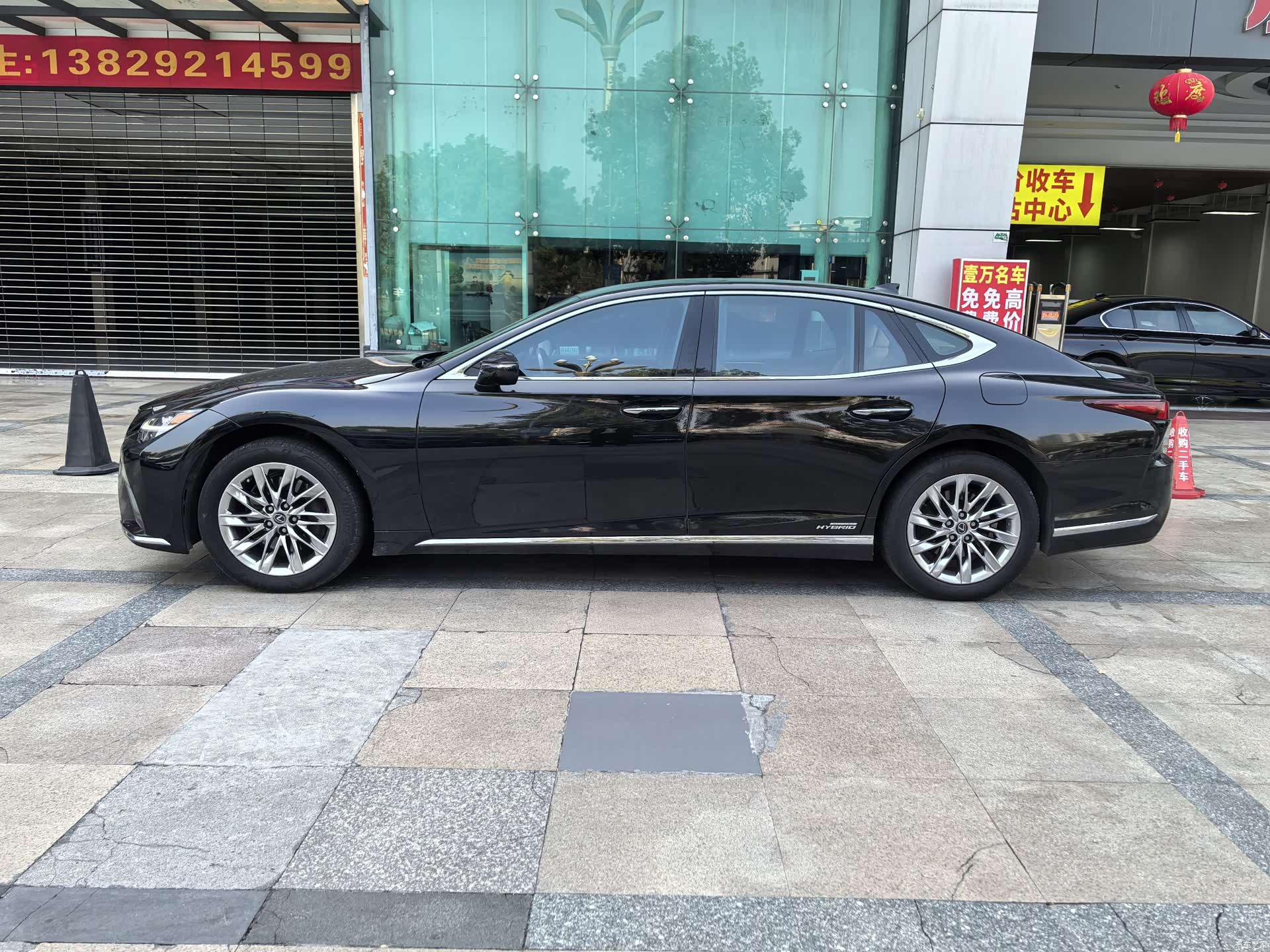 Lexus LS, 2021 4