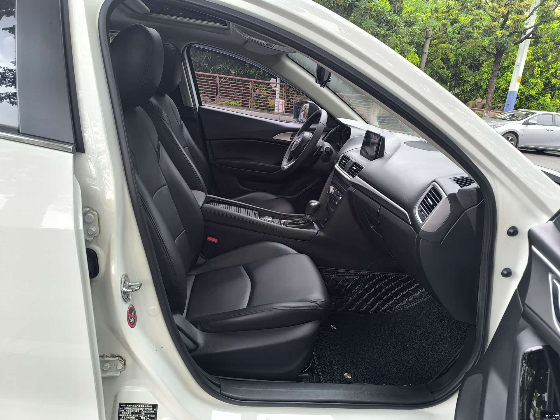 Mazda Mazda3, 2018 12