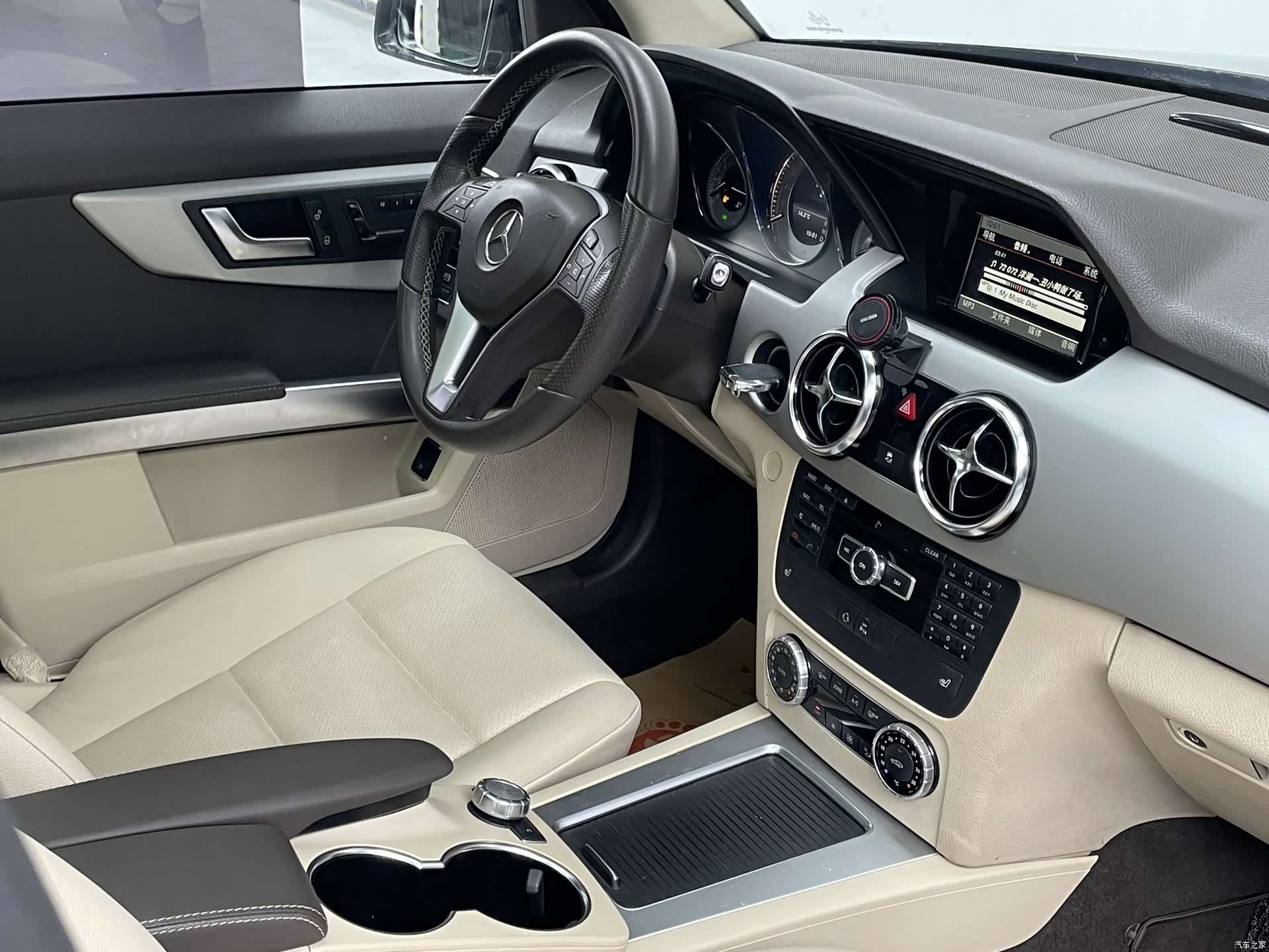 Mercedes-Benz GLK-Class, 2014 17