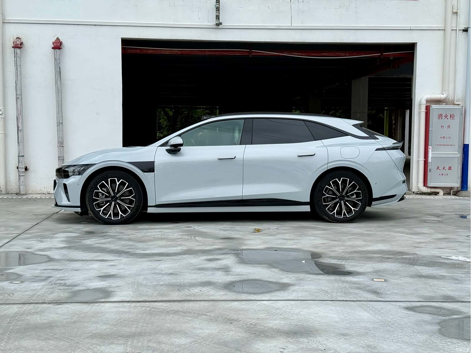 Zeekr 007, 2025 4