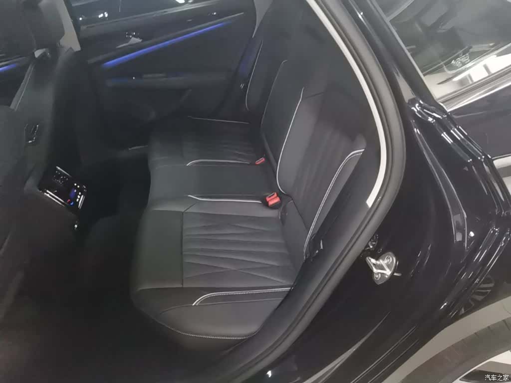 Volkswagen Passat, 2021 17