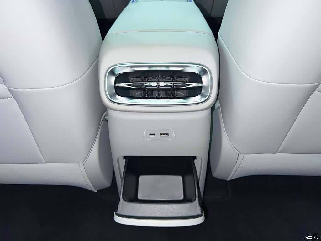Leapmotor B10, 2025 25
