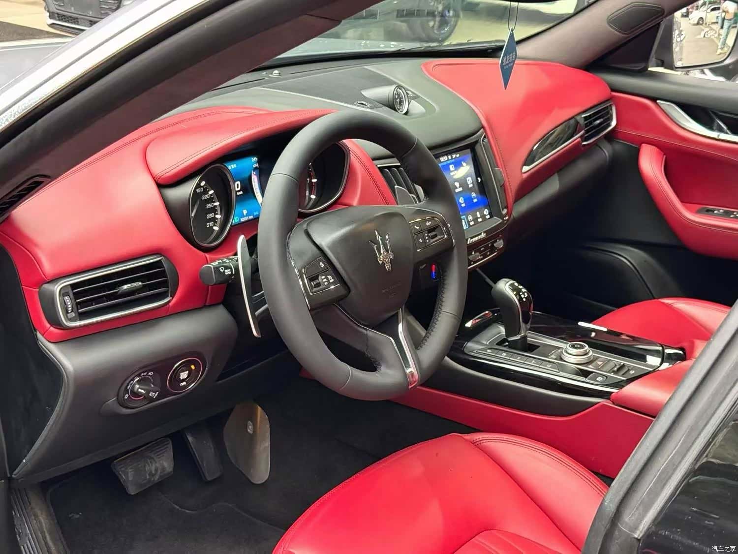 Maserati Levante, 2017 4