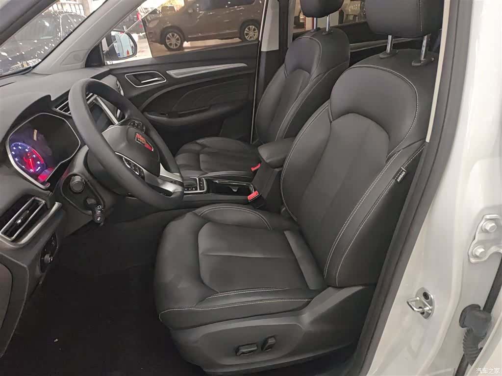 Roewe RX3, 2019 15