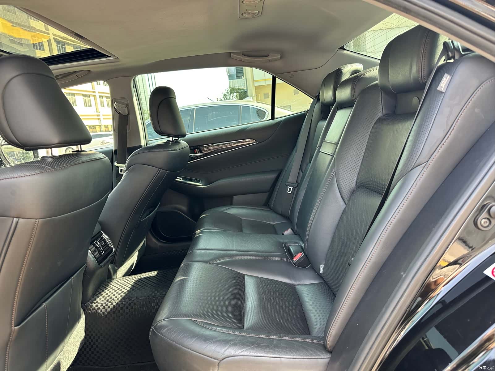 Toyota Crown, 2016 все фото