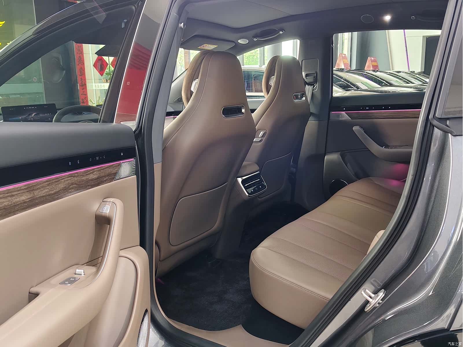 Luxeed R7, 2025 все фото