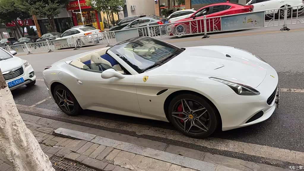 Ferrari California, 2015 8
