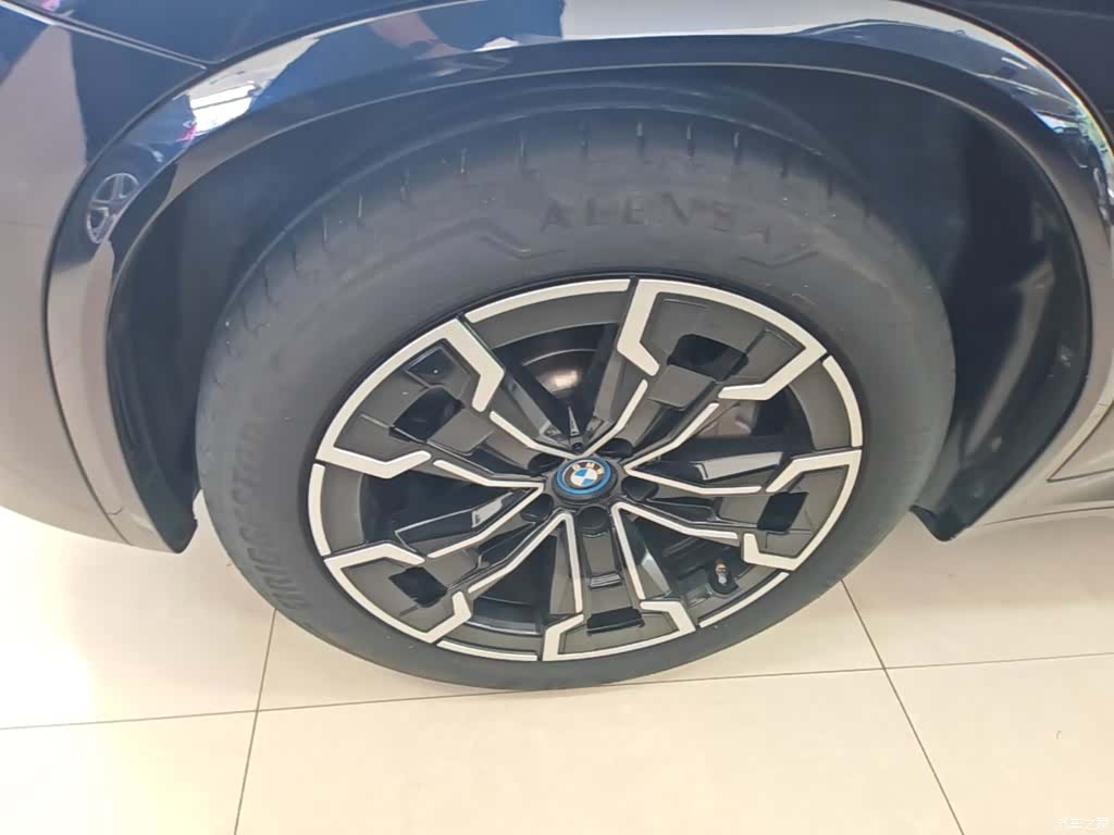BMW iX3, 2024 23