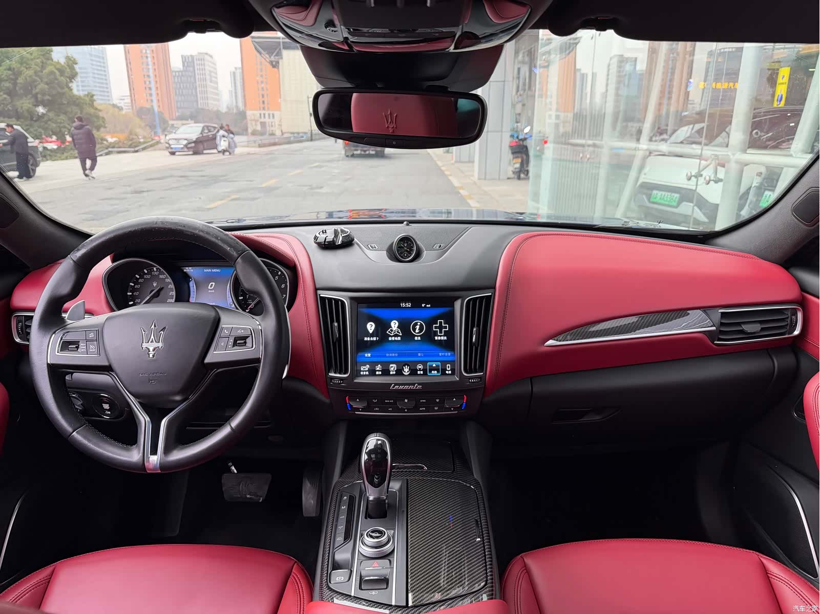Maserati Levante, 2017 все фото