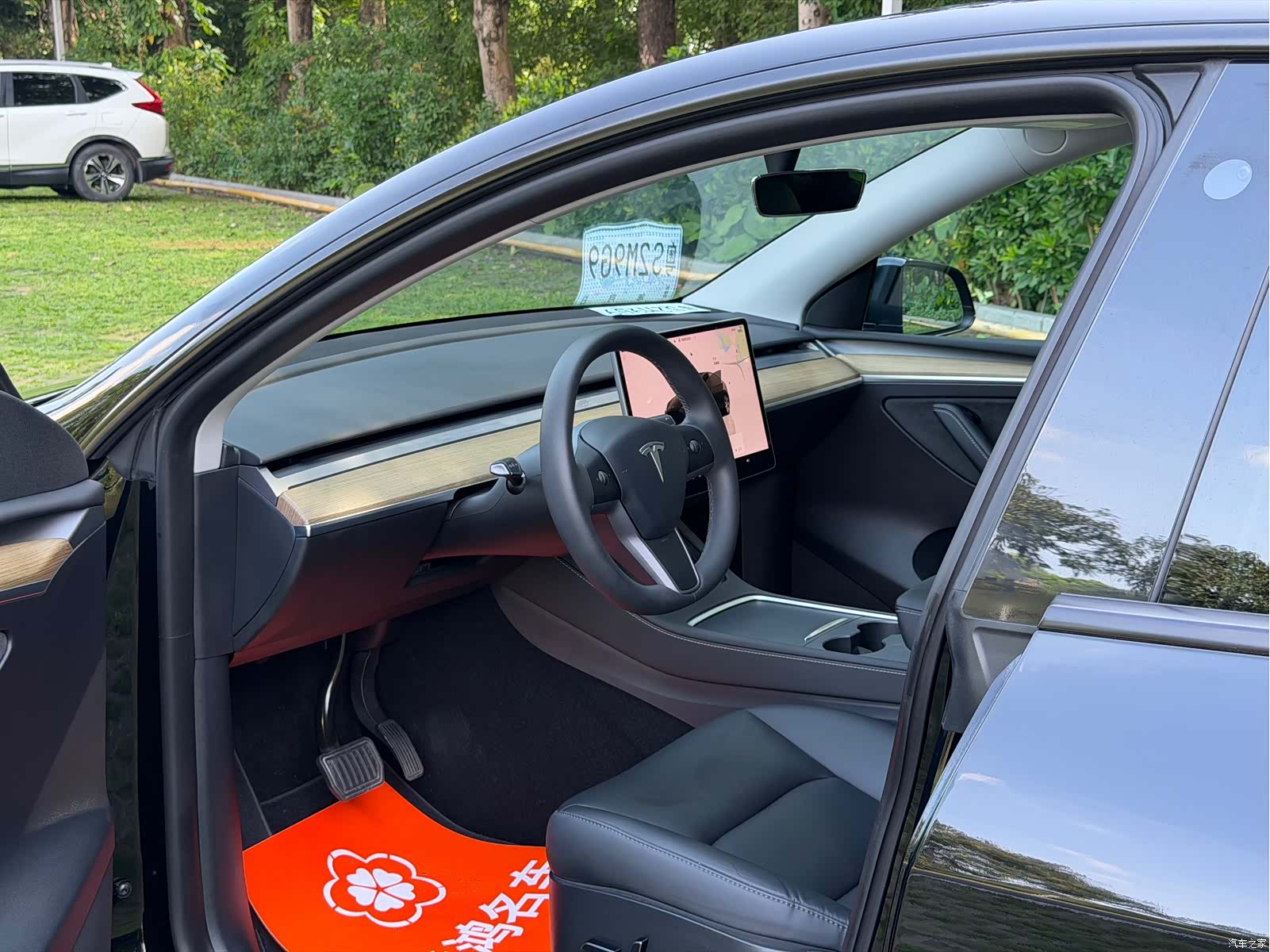 Tesla Model Y, 2023 4