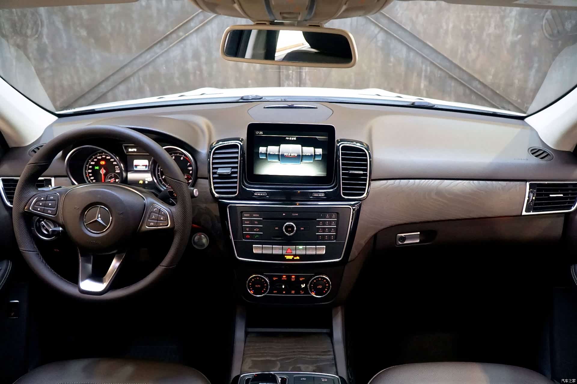 Mercedes-Benz GLE, 2016 21