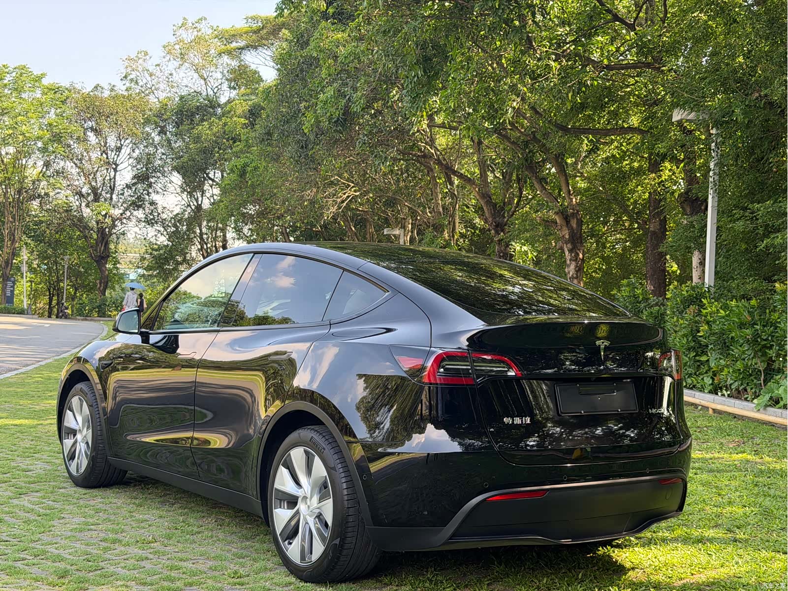 Tesla Model Y, 2023 10
