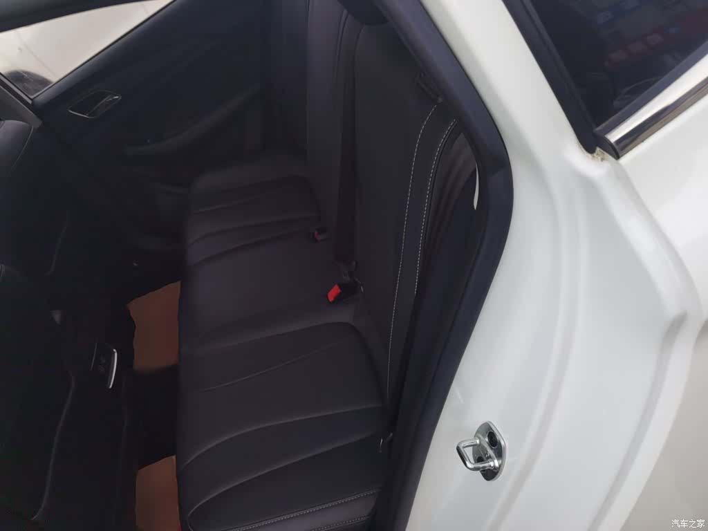 Roewe i5, 2019 13