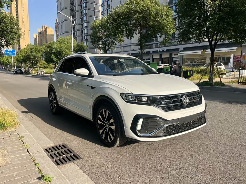 Volkswagen T-ROC exploring Songs